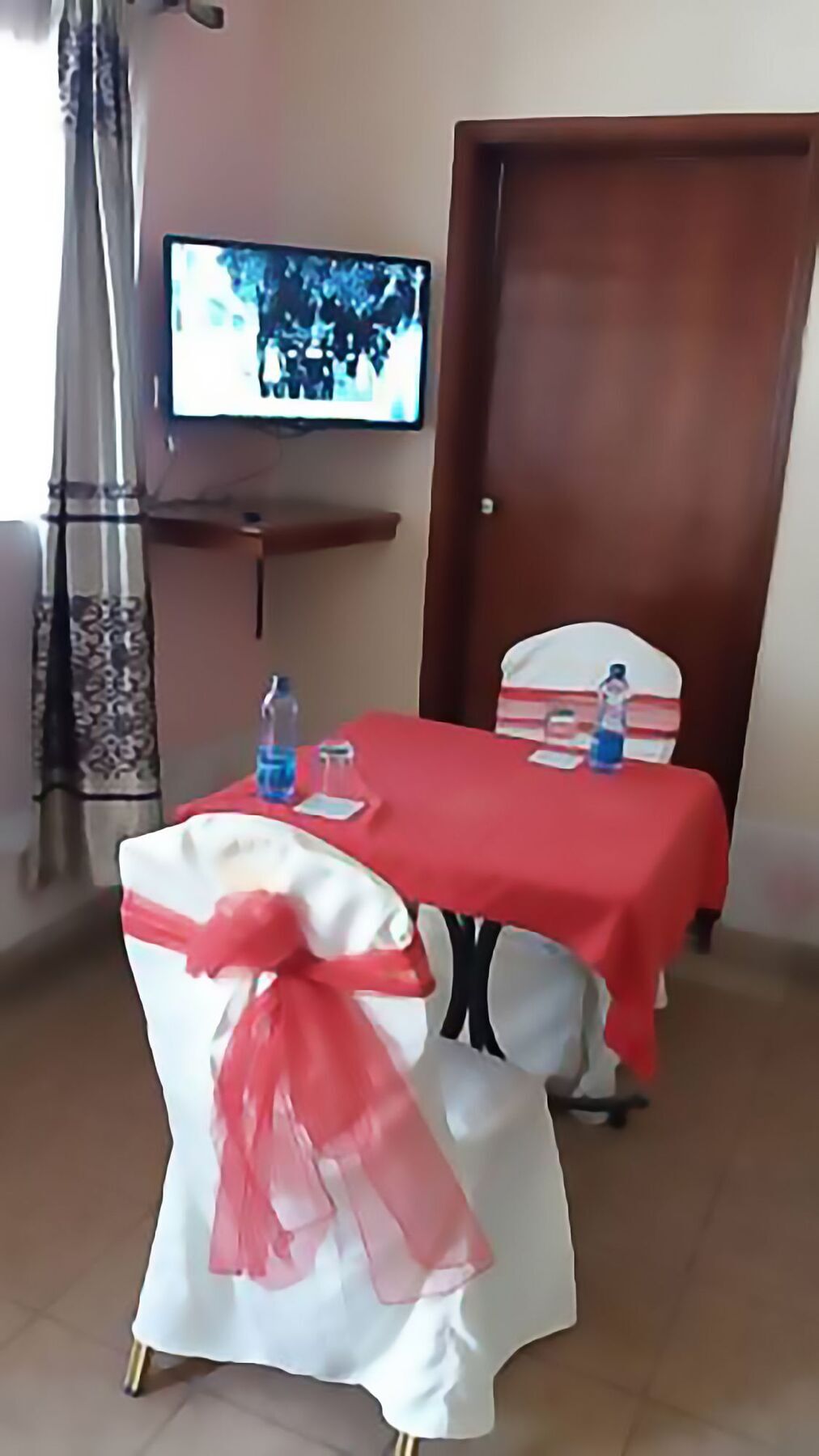 Bison Hotel Nakuru Buitenkant foto