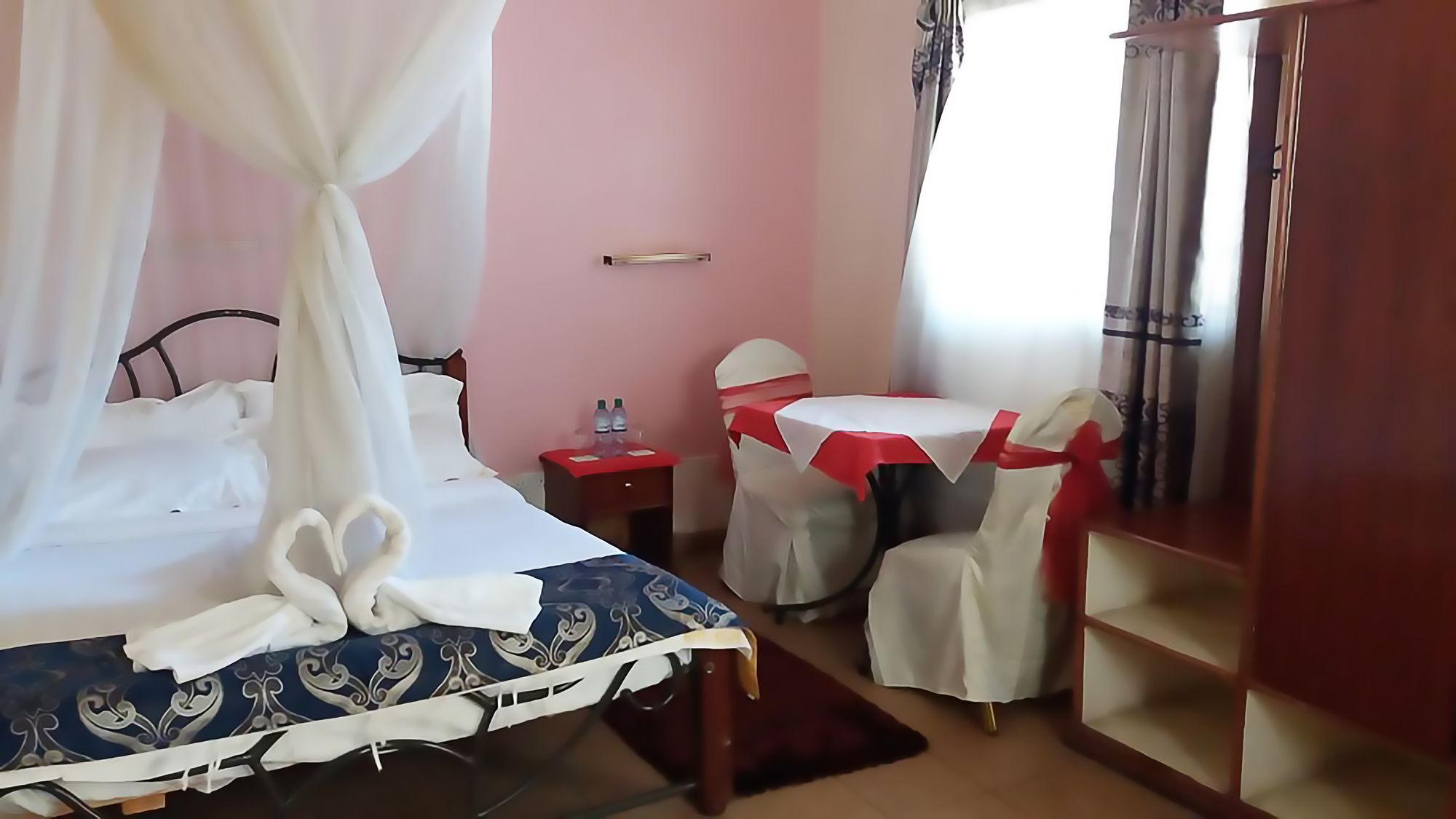 Bison Hotel Nakuru Buitenkant foto